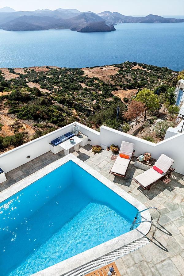 Efrosini Villa *