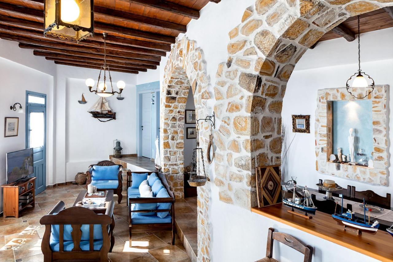 Efrosini * Plaka (Milos)